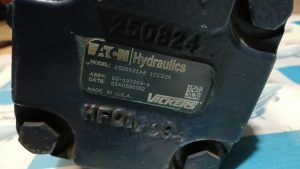 EATON VICKERS HYDRAULIC VANE PUMP 2520V21A8-1CC-22-R